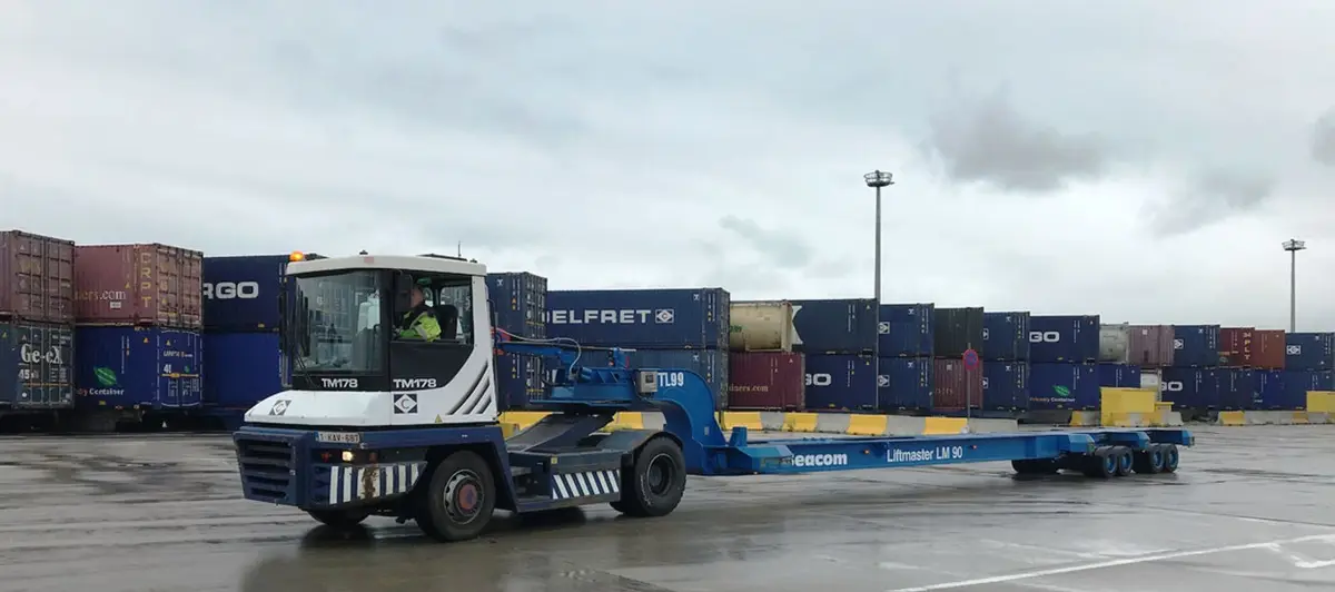 Seacom Liftmaster in operation